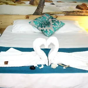 https://apartamento-torremolinos-carihuela.1costadelsol.com