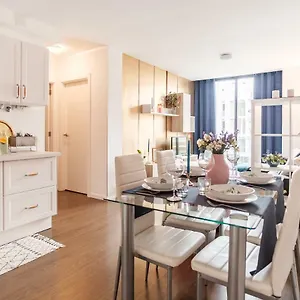 https://stylish-chic-city-center-apartment.in-canary-islands.com